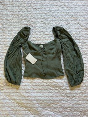 Aritzia Wilfred Novella blouse Small Green